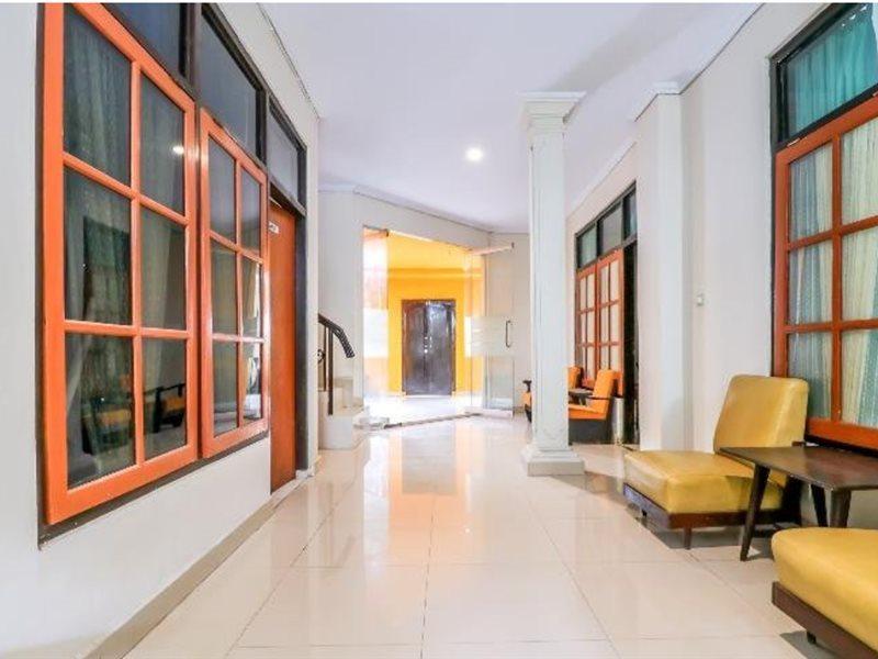 Catur Adi Putra Hotel Denpasar  Exterior photo