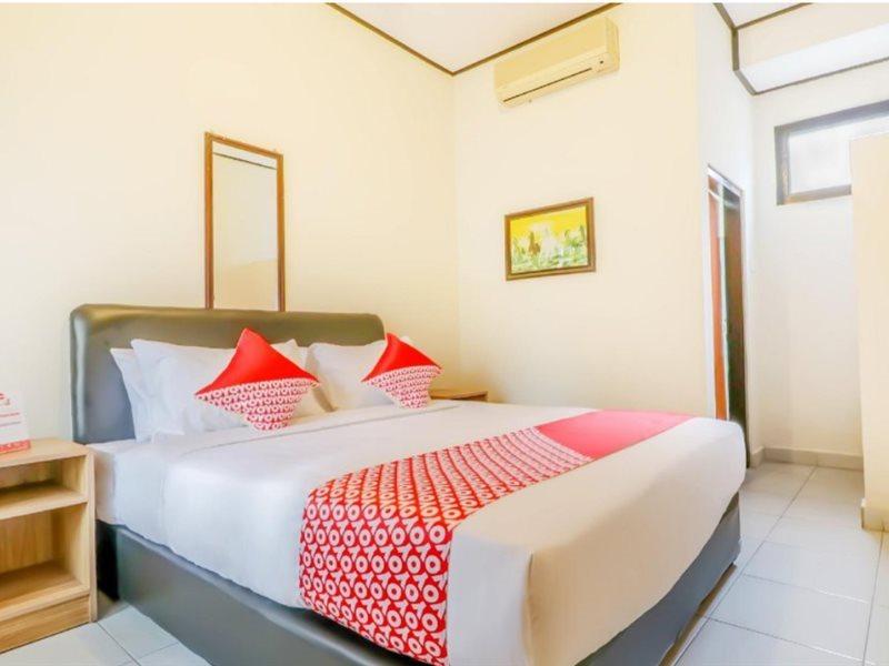 Catur Adi Putra Hotel Denpasar  Exterior photo