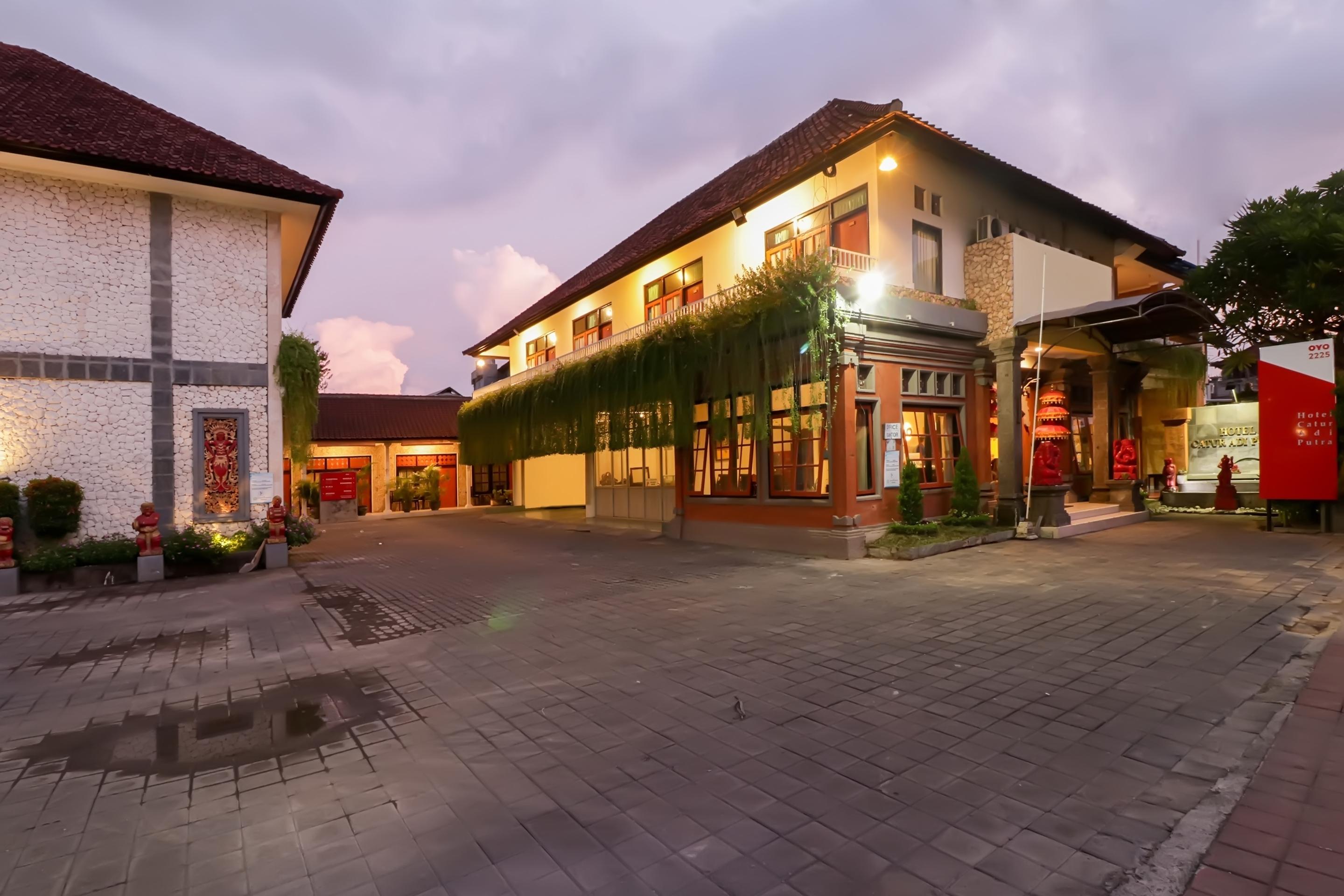 Catur Adi Putra Hotel Denpasar  Exterior photo