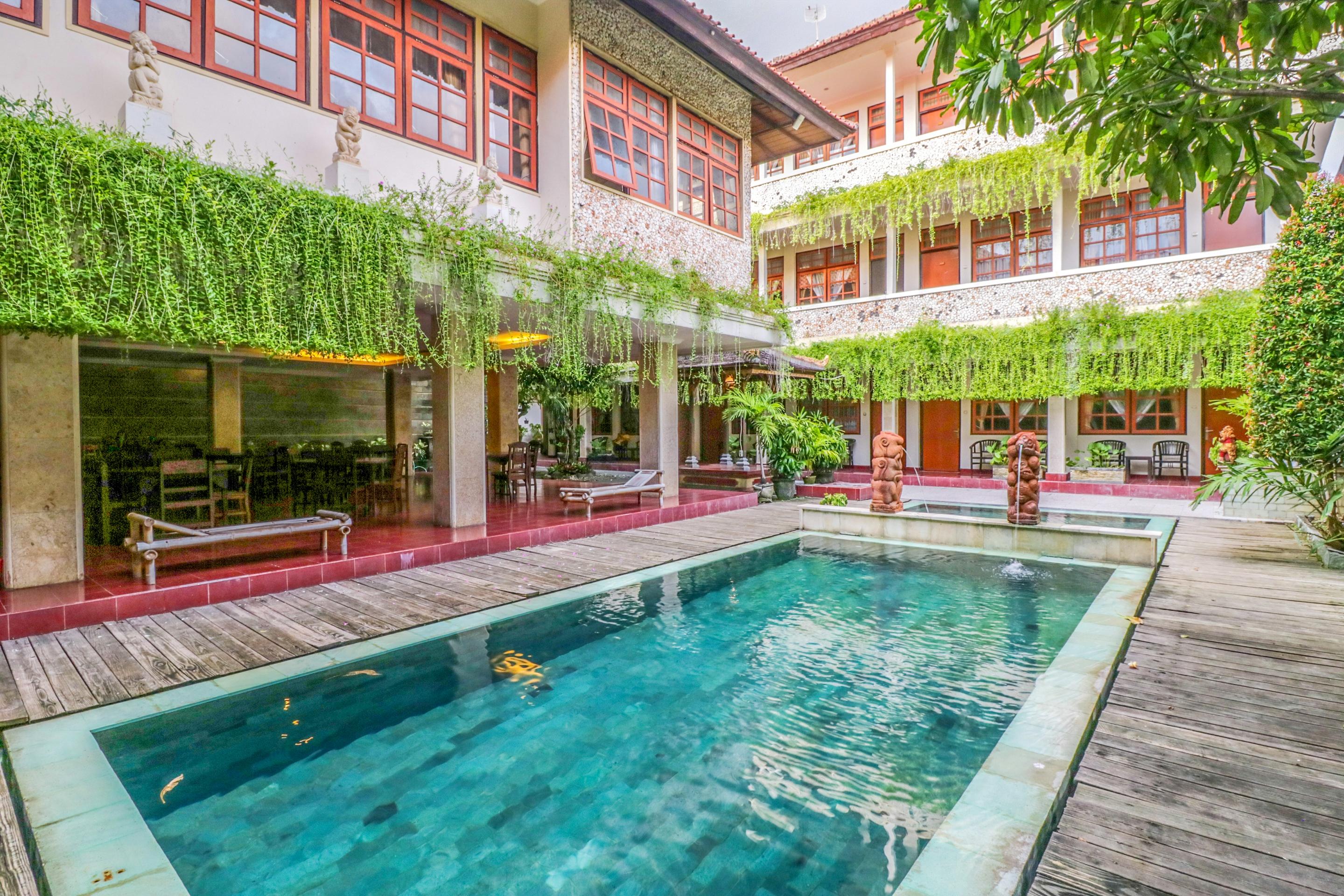 Catur Adi Putra Hotel Denpasar  Exterior photo
