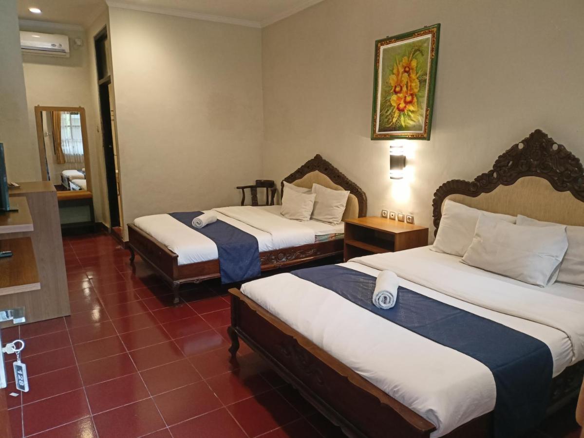 Catur Adi Putra Hotel Denpasar  Exterior photo