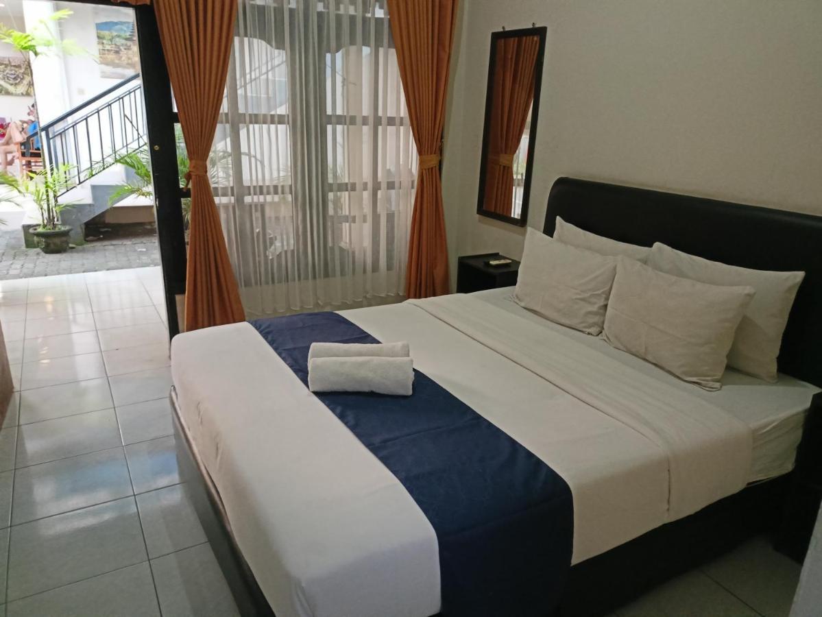 Catur Adi Putra Hotel Denpasar  Exterior photo